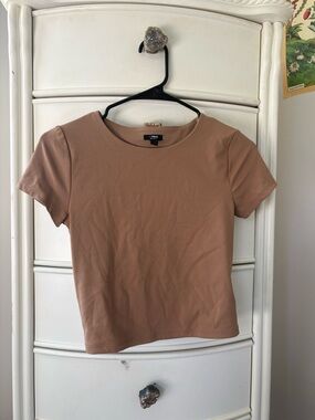 Express Short Sleeve Crew Neck Top in Taupe